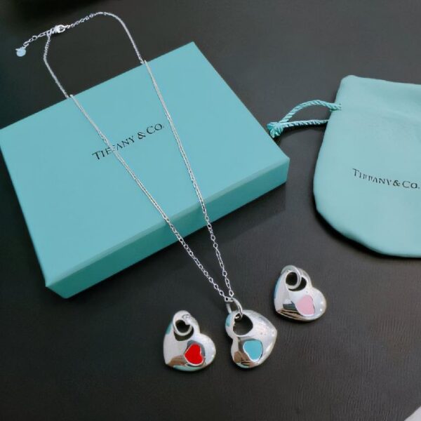 蒂芙尼（Tiffany & Co.）Return to Tiffany 系列 925 银多爱心珐琅吊坠可调节项链
