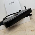 赛琳（CELINE）Triomphe Curve 系列黑色小牛皮 Triomphe 标识月牙单肩包 - Image 4