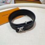 路易威登（LOUIS VUITTON）Taiga Strap 系列黑色 Taïga 小牛皮银色 LV 标识手链