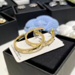 香奈儿金色双C菱格纹圆圈耳环 - Imagem 3