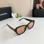 香奈儿（Chanel）Classic CC 系列黑色框暖橙镜片金色双 C 链条装饰方形太阳镜 - 图片 2