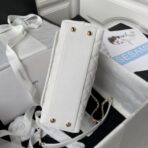 香奈儿（Chanel）Coco Handle Mini 米白色菱格纹荔枝皮手提斜挎包  中号 - Image 2