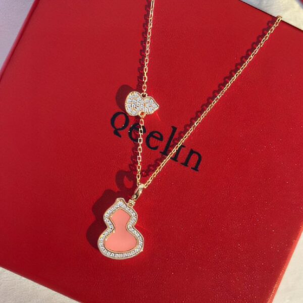 麒麟（Qeelin）Wulu 系列粉色珐琅镶钻葫芦吊坠可调节项链